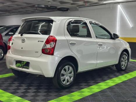 TOYOTA Etios Hatch 1.3 16V 4P FLEX X, Foto 4