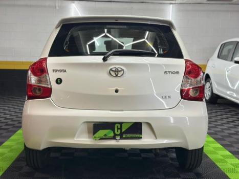 TOYOTA Etios Hatch 1.3 16V 4P FLEX X, Foto 5