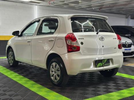 TOYOTA Etios Hatch 1.3 16V 4P FLEX X, Foto 6