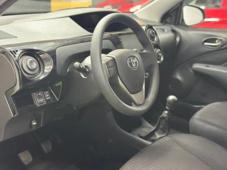 TOYOTA Etios Hatch 1.3 16V 4P FLEX X, Foto 7