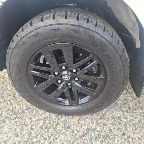 TOYOTA Hilux Caminhonete 2.8 16V SRX 4X4 TURBO DIESEL CABINE DUPLA AUTOM�TICO, Foto 8