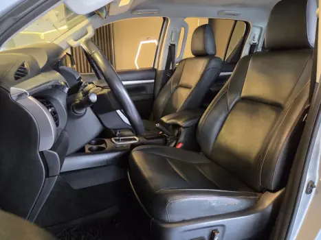 TOYOTA Hilux Caminhonete 2.7 16V 4P SRV FLEX CABINE DUPLA AUTOM�TICO, Foto 7