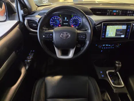 TOYOTA Hilux Caminhonete 2.7 16V 4P SRV FLEX CABINE DUPLA AUTOM�TICO, Foto 13