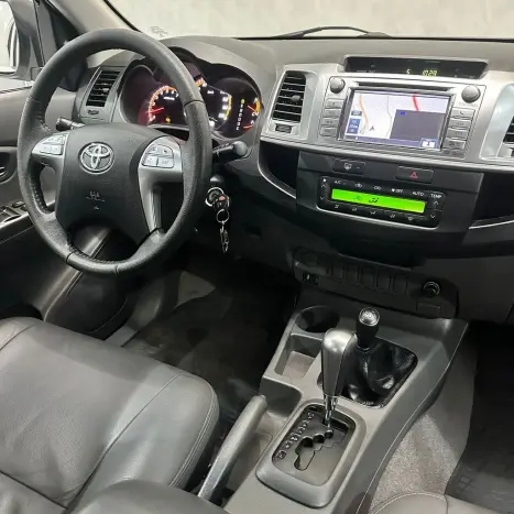 TOYOTA Hilux Caminhonete 2.7 16V 4P SRV FLEX 4X4  CABINE DUPLA AUTOM�TICO, Foto 11
