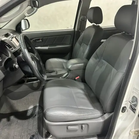 TOYOTA Hilux Caminhonete 2.7 16V 4P SRV FLEX 4X4  CABINE DUPLA AUTOM�TICO, Foto 25