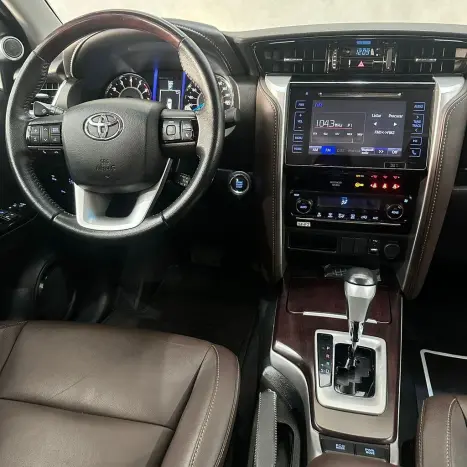 TOYOTA Hilux SW4 2.7 16V 4P FLEX SRV 7 LUGARES AUTOM�TICO, Foto 11