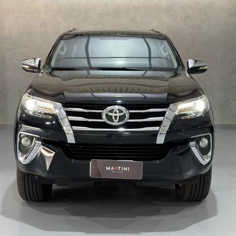 TOYOTA Hilux SW4 2.8 4P SRX 4X4 TURBO DIESEL AUTOMTICO, Foto 2