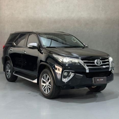 TOYOTA Hilux SW4 2.8 4P SRX 4X4 TURBO DIESEL AUTOMTICO, Foto 3