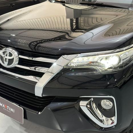 TOYOTA Hilux SW4 2.8 4P SRX 4X4 TURBO DIESEL AUTOMTICO, Foto 7