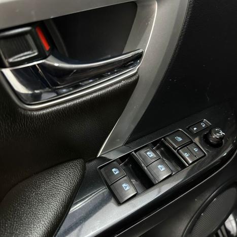 TOYOTA Hilux SW4 2.8 4P SRX 4X4 TURBO DIESEL AUTOMTICO, Foto 22