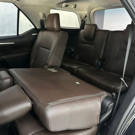 TOYOTA Hilux SW4 2.8 4P SRX 4X4 TURBO DIESEL AUTOMTICO, Foto 25