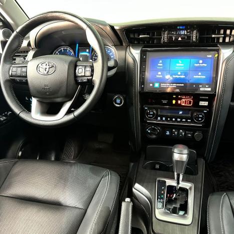 TOYOTA Hilux SW4 2.8 16V 4P SRX 4X4 7 LUGARES TURBO DIESEL AUTOM�TICO, Foto 12