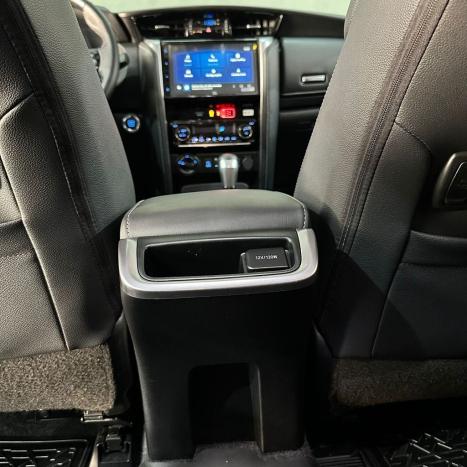 TOYOTA Hilux SW4 2.8 16V 4P SRX 4X4 7 LUGARES TURBO DIESEL AUTOM�TICO, Foto 15