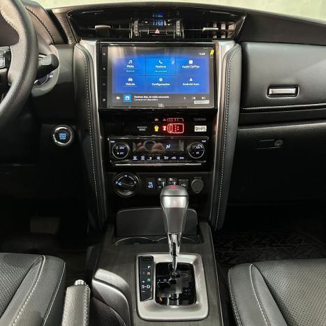 TOYOTA Hilux SW4 2.8 16V 4P SRX 4X4 7 LUGARES TURBO DIESEL AUTOM�TICO, Foto 16