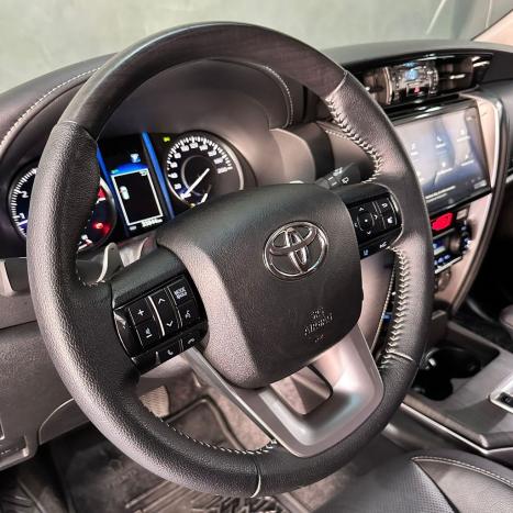 TOYOTA Hilux SW4 2.8 16V 4P SRX 4X4 7 LUGARES TURBO DIESEL AUTOM�TICO, Foto 24