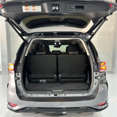 TOYOTA Hilux SW4 2.8 16V 4P SRX 4X4 7 LUGARES TURBO DIESEL AUTOM�TICO, Foto 33