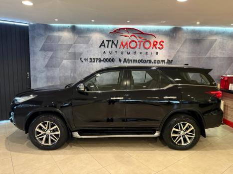 TOYOTA Hilux SW4 2.8 16V 4P SRX PLATINUM 4X4 7 LUGARES TURBO DIESEL AUTOM�TICO, Foto 4