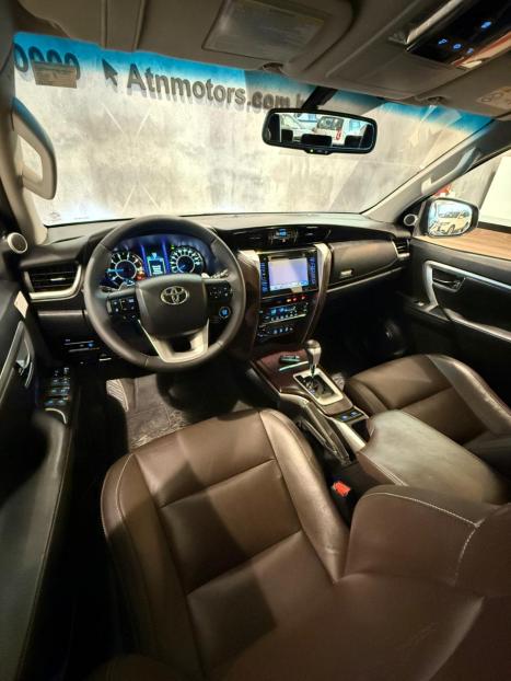 TOYOTA Hilux SW4 2.8 16V 4P SRX PLATINUM 4X4 7 LUGARES TURBO DIESEL AUTOM�TICO, Foto 10