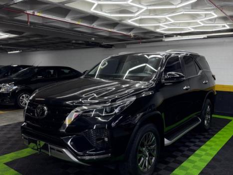 TOYOTA Hilux SW4 2.8 4P SRX 4X4 TURBO DIESEL AUTOM�TICO, Foto 3