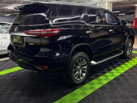 TOYOTA Hilux SW4 2.8 4P SRX 4X4 TURBO DIESEL AUTOM�TICO, Foto 4