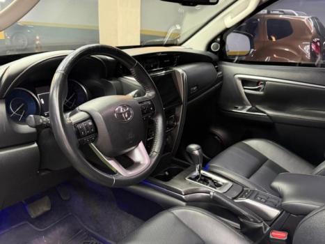 TOYOTA Hilux SW4 2.8 4P SRX 4X4 TURBO DIESEL AUTOM�TICO, Foto 8