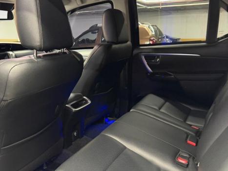 TOYOTA Hilux SW4 2.8 4P SRX 4X4 TURBO DIESEL AUTOM�TICO, Foto 10