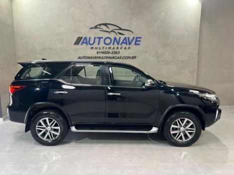 TOYOTA Hilux SW4 2.8 16V 4P SRX 4X4 7 LUGARES TURBO DIESEL AUTOM�TICO, Foto 4