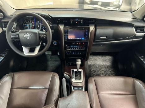 TOYOTA Hilux SW4 2.8 16V 4P SRX 4X4 7 LUGARES TURBO DIESEL AUTOM�TICO, Foto 11