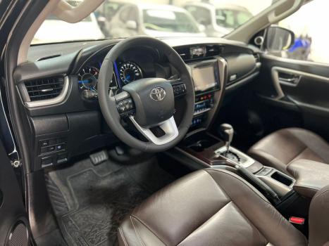 TOYOTA Hilux SW4 2.8 16V 4P SRX 4X4 7 LUGARES TURBO DIESEL AUTOM�TICO, Foto 13