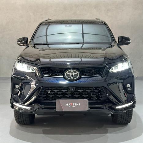 TOYOTA Hilux SW4 2.8 4P SRX 4X4 DIAMOND 7 LUGARES TURBO DIESEL AUTOM�TICO, Foto 2