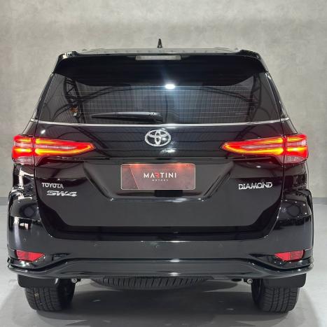 TOYOTA Hilux SW4 2.8 4P SRX 4X4 DIAMOND 7 LUGARES TURBO DIESEL AUTOM�TICO, Foto 5