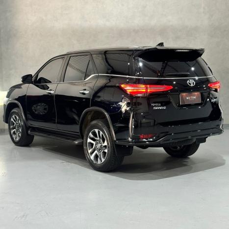 TOYOTA Hilux SW4 2.8 4P SRX 4X4 DIAMOND 7 LUGARES TURBO DIESEL AUTOM�TICO, Foto 6