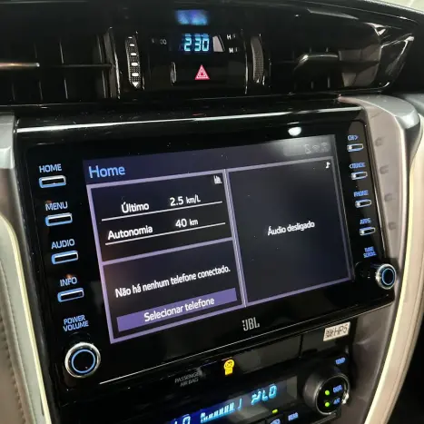 TOYOTA Hilux SW4 2.8 4P SRX 4X4 DIAMOND 7 LUGARES TURBO DIESEL AUTOM�TICO, Foto 12