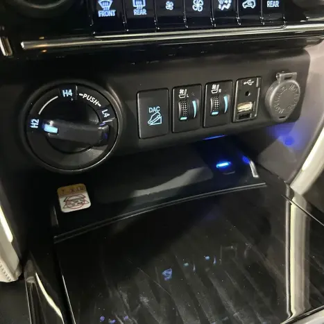 TOYOTA Hilux SW4 2.8 4P SRX 4X4 DIAMOND 7 LUGARES TURBO DIESEL AUTOM�TICO, Foto 14