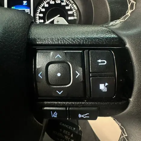 TOYOTA Hilux SW4 2.8 4P SRX 4X4 DIAMOND 7 LUGARES TURBO DIESEL AUTOM�TICO, Foto 21