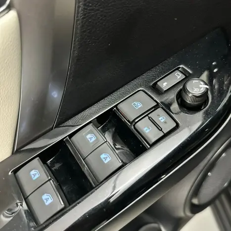 TOYOTA Hilux SW4 2.8 4P SRX 4X4 DIAMOND 7 LUGARES TURBO DIESEL AUTOM�TICO, Foto 22