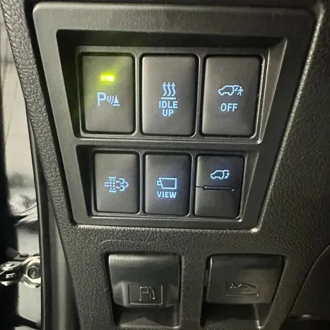 TOYOTA Hilux SW4 2.8 4P SRX 4X4 DIAMOND 7 LUGARES TURBO DIESEL AUTOM�TICO, Foto 23