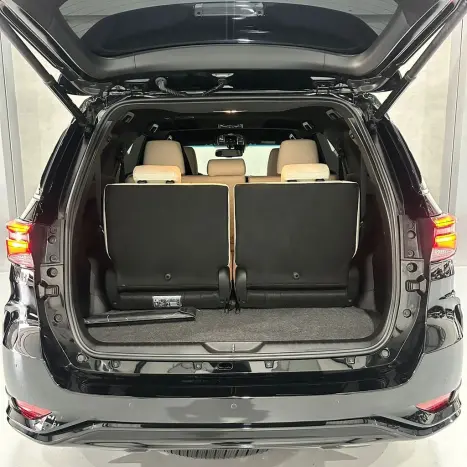 TOYOTA Hilux SW4 2.8 4P SRX 4X4 DIAMOND 7 LUGARES TURBO DIESEL AUTOM�TICO, Foto 29