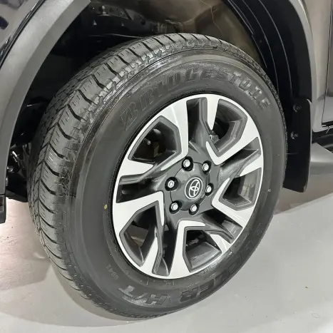 TOYOTA Hilux SW4 2.8 4P SRX 4X4 DIAMOND 7 LUGARES TURBO DIESEL AUTOM�TICO, Foto 32