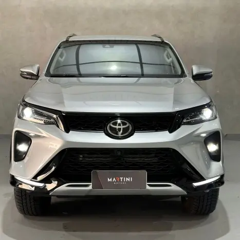 TOYOTA Hilux SW4 2.8 16V 4P SRX PLATINUM 4X4 7 LUGARES TURBO DIESEL AUTOM�TICO, Foto 2