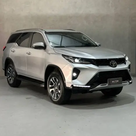 TOYOTA Hilux SW4 2.8 16V 4P SRX PLATINUM 4X4 7 LUGARES TURBO DIESEL AUTOM�TICO, Foto 3