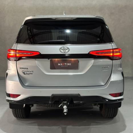 TOYOTA Hilux SW4 2.8 16V 4P SRX PLATINUM 4X4 7 LUGARES TURBO DIESEL AUTOM�TICO, Foto 5