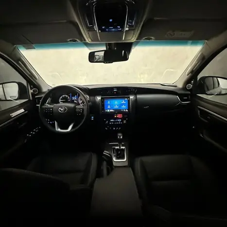 TOYOTA Hilux SW4 2.8 16V 4P SRX PLATINUM 4X4 7 LUGARES TURBO DIESEL AUTOM�TICO, Foto 9