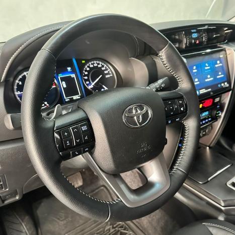 TOYOTA Hilux SW4 2.8 16V 4P SRX PLATINUM 4X4 7 LUGARES TURBO DIESEL AUTOM�TICO, Foto 24