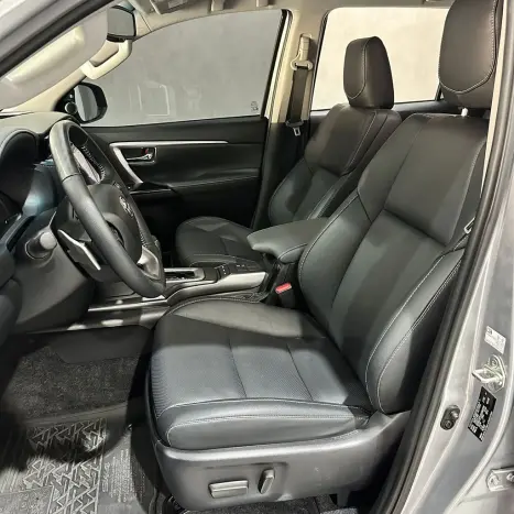 TOYOTA Hilux SW4 2.8 16V 4P SRX PLATINUM 4X4 7 LUGARES TURBO DIESEL AUTOM�TICO, Foto 28