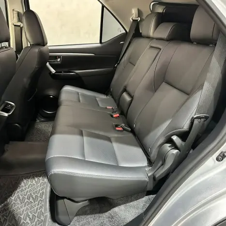 TOYOTA Hilux SW4 2.8 16V 4P SRX PLATINUM 4X4 7 LUGARES TURBO DIESEL AUTOM�TICO, Foto 29