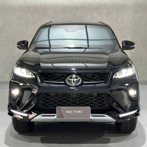 TOYOTA Hilux SW4 2.8 4P SRX 4X4 DIAMOND 7 LUGARES TURBO DIESEL AUTOM�TICO, Foto 2