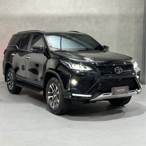 TOYOTA Hilux SW4 2.8 4P SRX 4X4 DIAMOND 7 LUGARES TURBO DIESEL AUTOM�TICO, Foto 3