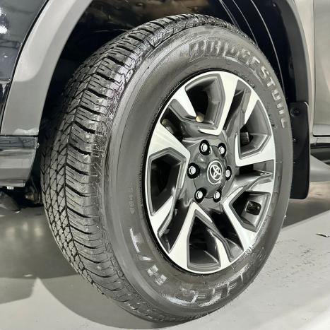 TOYOTA Hilux SW4 2.8 4P SRX 4X4 DIAMOND 7 LUGARES TURBO DIESEL AUTOM�TICO, Foto 31