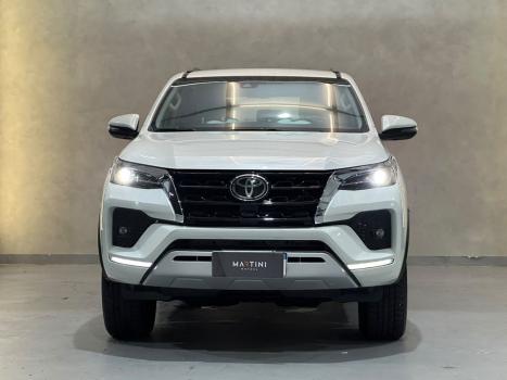 TOYOTA Hilux SW4 2.8 4P 4X4 TURBO DIESEL, Foto 3